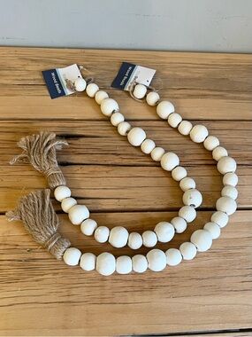 Wood Bead Garland with Jute Tassels - White